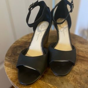 Jessica Simpson black wedges